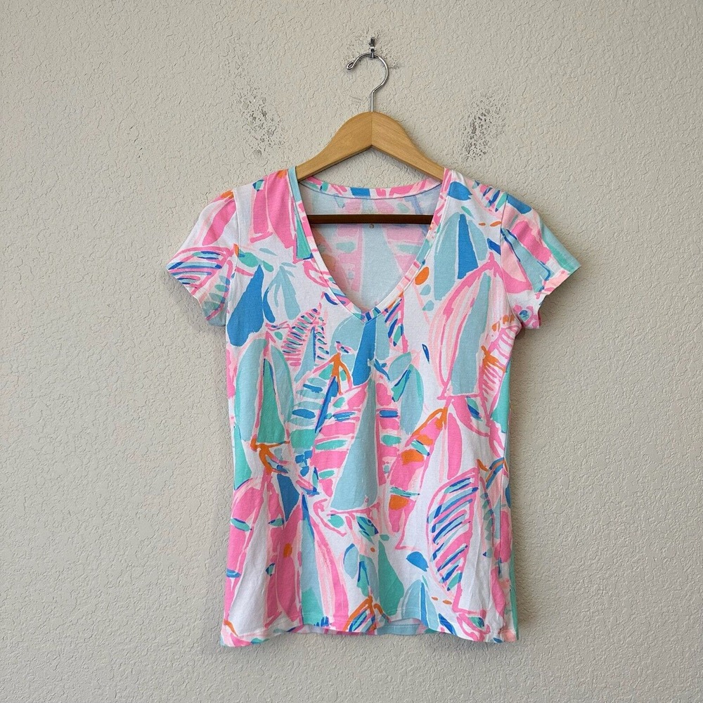 LILLY PULITZER Michele V-Neck Tee in Out to Sea Print Sailboat
